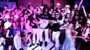 Izzy.00_05_38_14.Still020