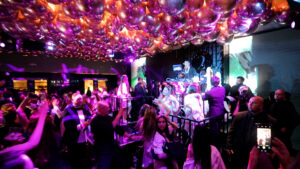 extended-highlight.00_05_17_05.Still015